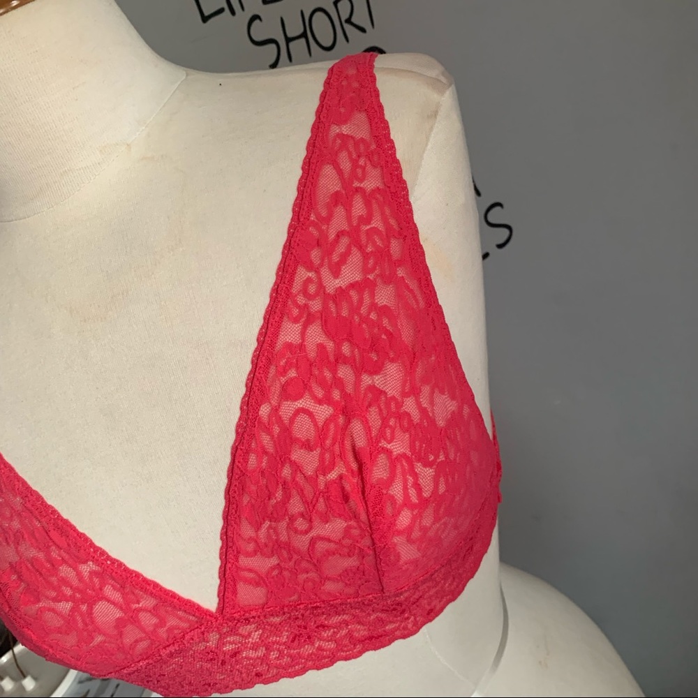 Victoria’s Secret// lace bralette size Medium - Picture 4 of 4